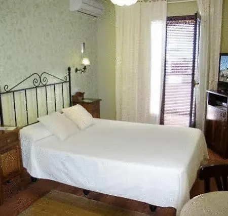 Guest house El Escudo De *
