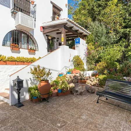 Guest house El Escudo De *